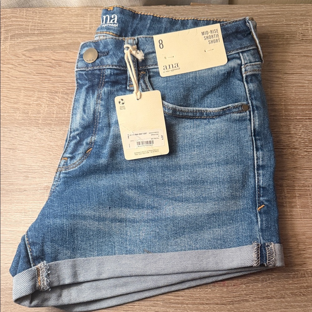 a.n.a Women's Classic Blue Jean Shorts - Picture 3 of 4